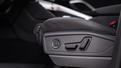 AUDI Q5 Sportback 2.0 TDI Quattro (pohľad spredu)