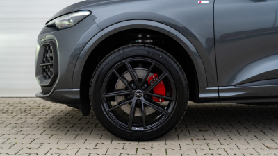 AUDI Q5 Sportback 2.0 TDI Quattro (pohľad do interiéru)