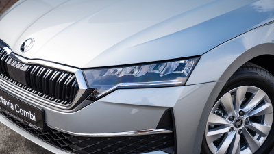 Škoda Octavia Combi 1.5 TSI Selection (pohľad spredu)