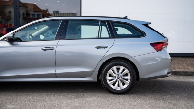 Škoda Octavia Combi 1.5 TSI Selection (pohľad do interiéru)