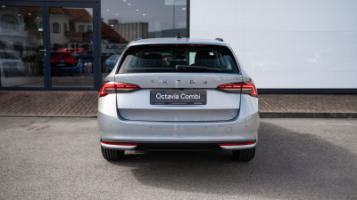 Škoda Octavia Combi 1.5 TSI Selection (pohľad do interiéru)