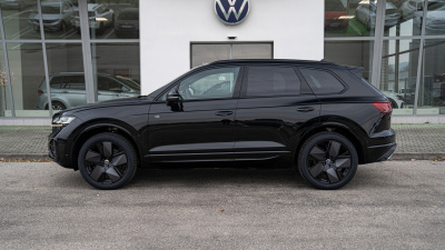 VW Touareg 3.0 TDI R-Line Limited (pohľad zboku)