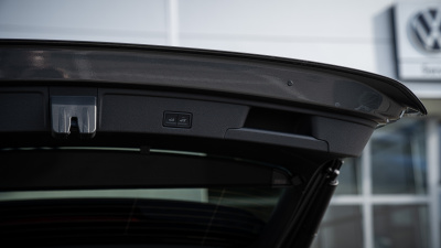 VW Touareg 3.0 TDI R-Line Final Edition (pohľad do interiéru)