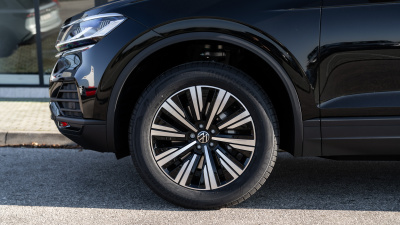 VW Touareg 3.0 TDI Limited (pohľad do interiéru)