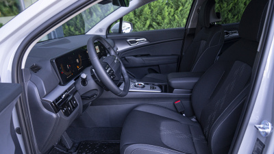 Kia Sportage 1.6 T-GDi 7 DCT Gold (pohľad do interiéru)