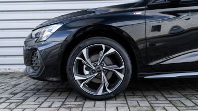 AUDI A3 Sportback 1.5 TFSI Sline (pohľad do interiéru)