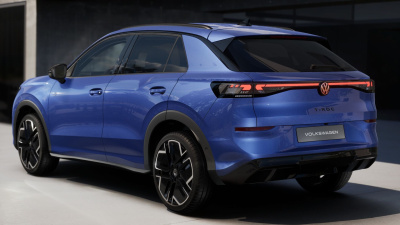 VW T-Roc 1.5 eTSI R-Line (pohľad zozadu)