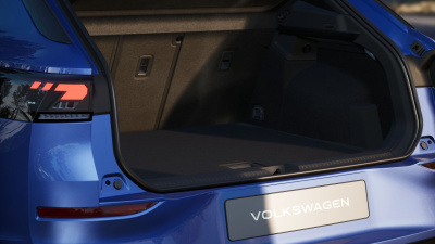 VW T-Roc 1.5 eTSI R-Line (pohľad do interiéru)