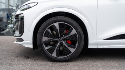 AUDI SQ6 e-tron Quattro (pohľad do interiéru)