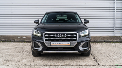 Audi Q2 1.5 TFSI  (pohľad zboku)