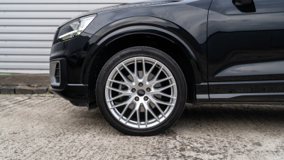 Audi Q2 1.5 TFSI  (pohľad do interiéru)