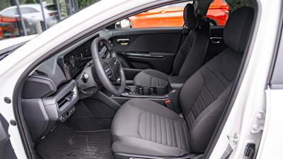 Kia K4 1.6 T-GDi 7DCT Gold (pohľad do interiéru)