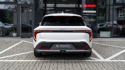 Kia K4 1.6 T-GDi 7DCT Gold (pohľad spredu)