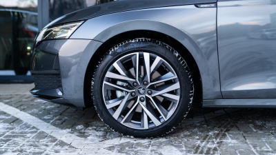 Škoda Octavia combi 2.0 TSI Sportline 4x4 (pohľad do interiéru)