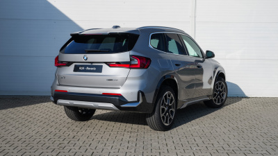 BMW X1 20i sDrive (pohľad zboku)