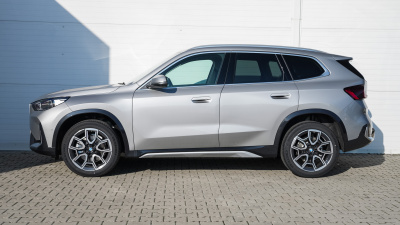 BMW X1 20i sDrive (pohľad zozadu)
