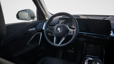 BMW X1 20i sDrive (pohľad do interiéru)