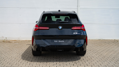 BMW X3 20d xDrive (pohľad do interiéru)