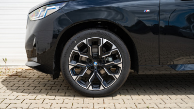 BMW X3 20d xDrive (pohľad spredu)