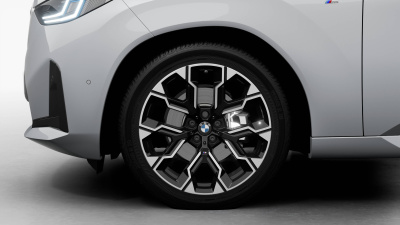 BMW X3 20 xDrive (pohľad spredu)