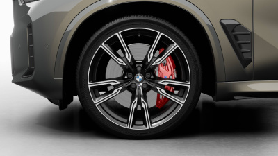 BMW X5 30d xDrive (pohľad spredu)