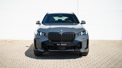 BMW X5 30d xDrive (pohľad do interiéru)