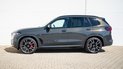 BMW X5 30d xDrive (pohľad zozadu)