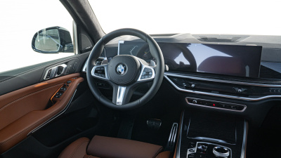 BMW X5 30d xDrive (pohľad do interiéru)