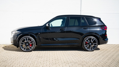 BMW X5 30d xDrive (pohľad zozadu)