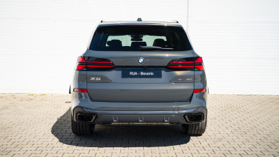 BMW X5 40i xDrive (pohľad do interiéru)