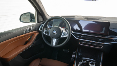 BMW X5 40i xDrive (pohľad do interiéru)