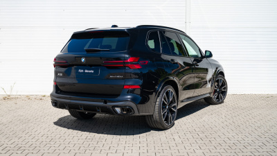 BMW X5 40d xDrive (pohľad zboku)