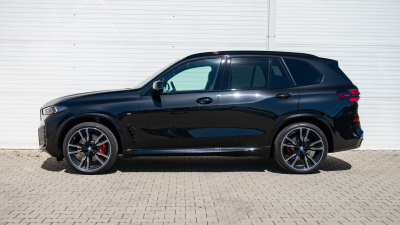 BMW X5 40d xDrive (pohľad zozadu)
