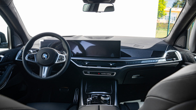 BMW X5 40d xDrive (pohľad do interiéru)