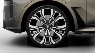 BMW X7 40d xDrive (pohľad spredu)