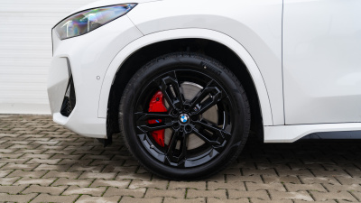 BMW X1 20d xDrive (pohľad spredu)
