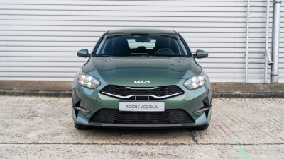 Kia Ceed 1.5 T-GDi Silver (pohľad zboku)