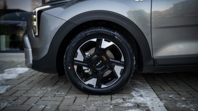 Kia Stonic 1.0 T-GDi Silver (pohľad do interiéru)