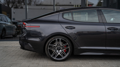Kia Stinger 3.3 AT AWD GT (pohľad do interiéru)