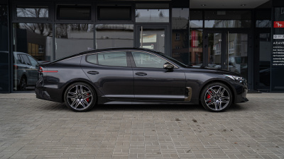 Kia Stinger 3.3 AT AWD GT (pohľad zozadu)