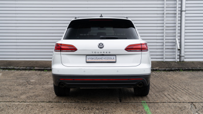 Volkswagen Touareg 3.0 TDI Basic (pohľad spredu)