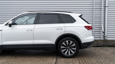 Volkswagen Touareg 3.0 TDI Basic (pohľad do interiéru)