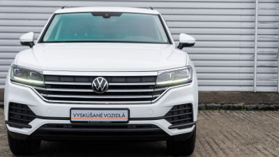 Volkswagen Touareg 3.0 TDI Basic (pohľad do interiéru)