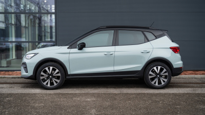 SEAT Arona 1.0 TSI Style Family (pohľad zboku)