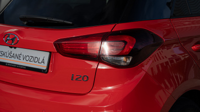 Hyundai i20 1.2 MPi Cool (pohľad do interiéru)