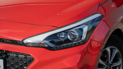 Hyundai i20 1.2 MPi Cool (pohľad do interiéru)