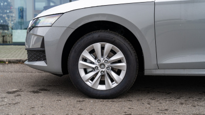 Škoda Octavia 1.5 TSI Drive 130 (pohľad zozadu)