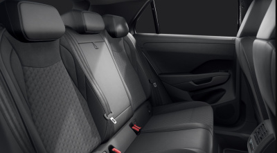 VW T-Roc 1.5 eTSI R-Line (pohľad do interiéru)