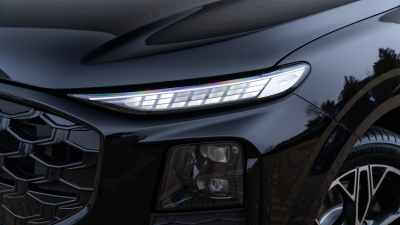 AUDI Q3 2.0 TDI (pohľad do interiéru)