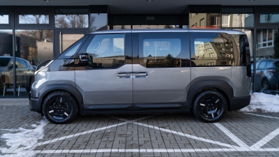 Kia PV5 Passenger Plus (pohľad zboku)